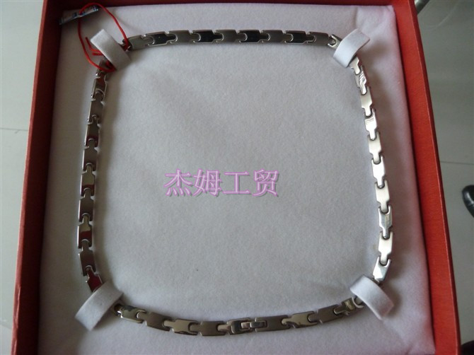 钛项链